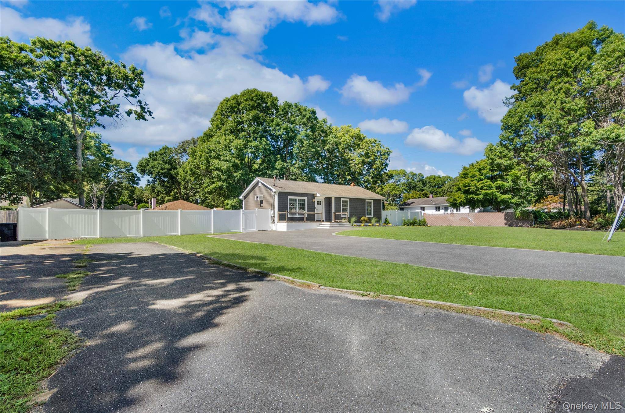 108 Floyd RD, Shirley, NY 11967