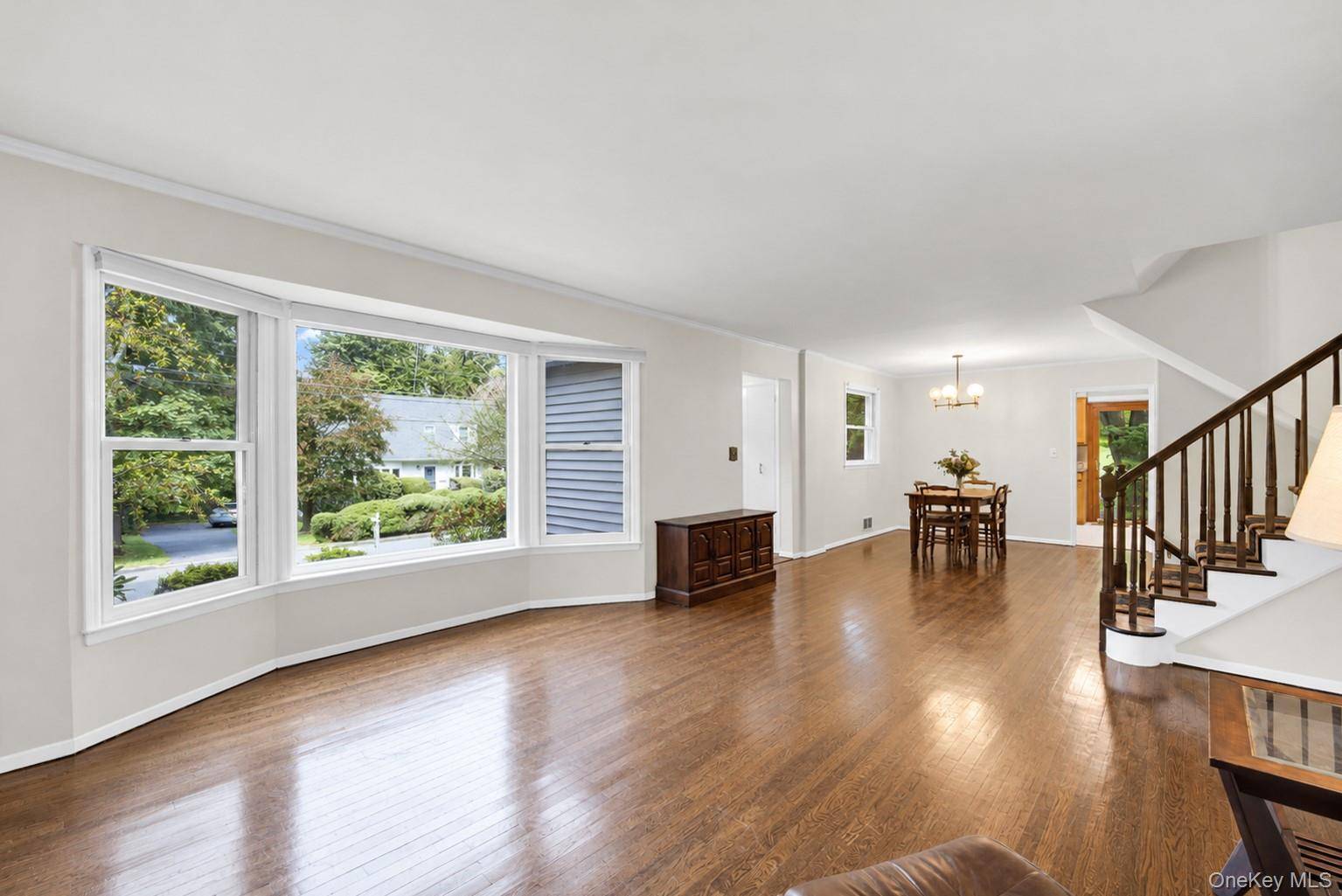 9 Verne PL, Hartsdale, NY 10530