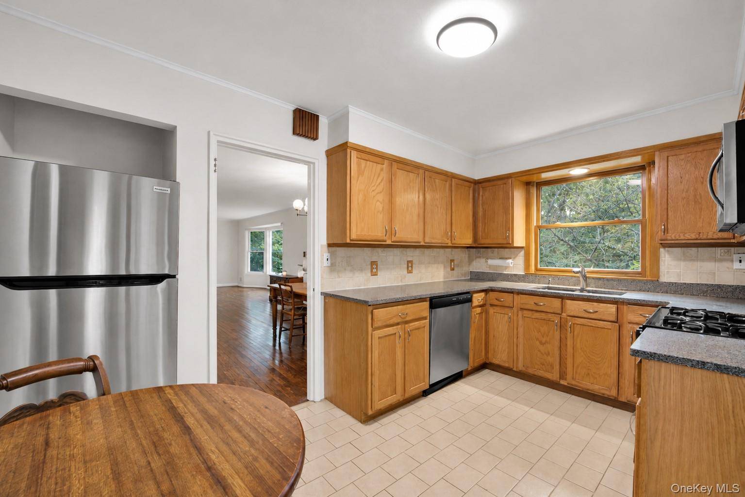 9 Verne PL, Hartsdale, NY 10530