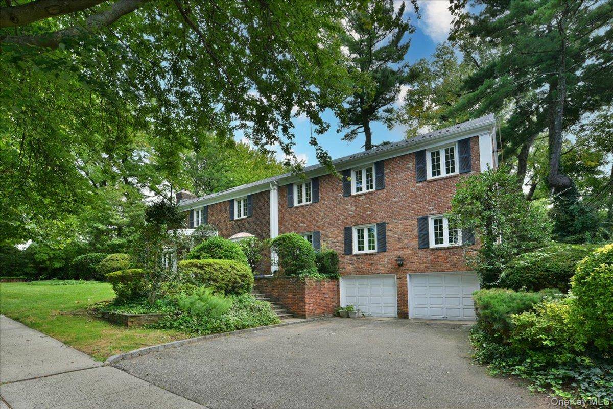 9 Dorset RD, Great Neck, NY 11020