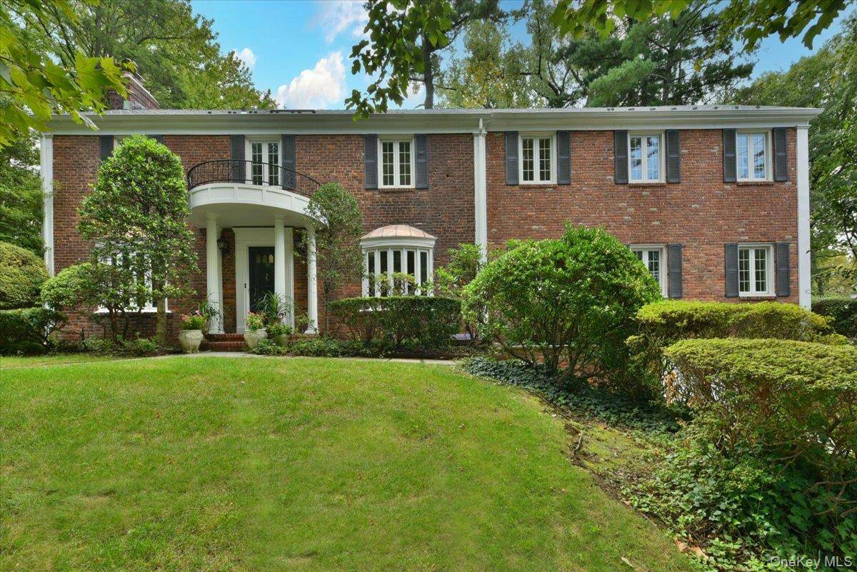 9 Dorset RD, Great Neck, NY 11020