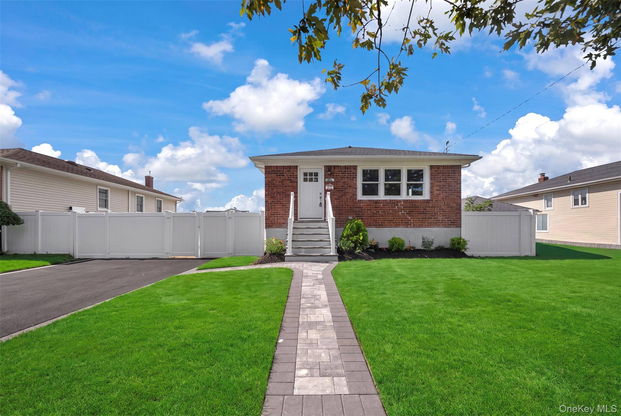 3280 Elliott BLVD, Oceanside, NY 11572