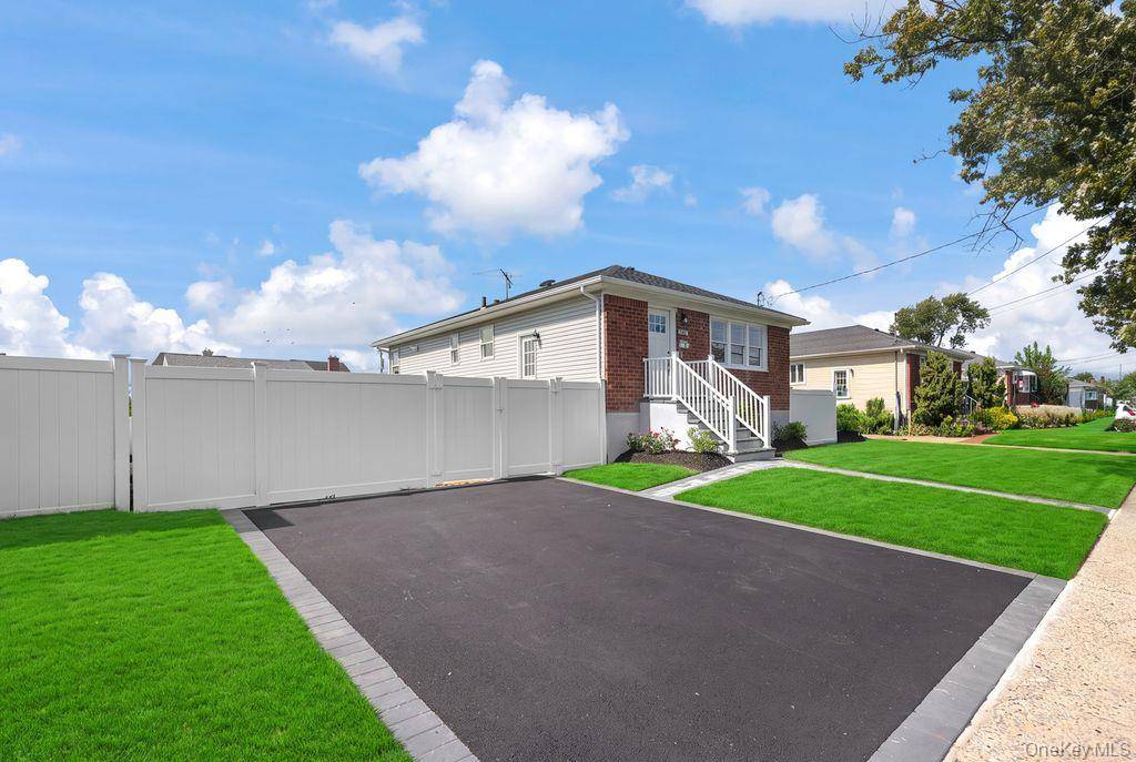 3280 Elliott BLVD, Oceanside, NY 11572