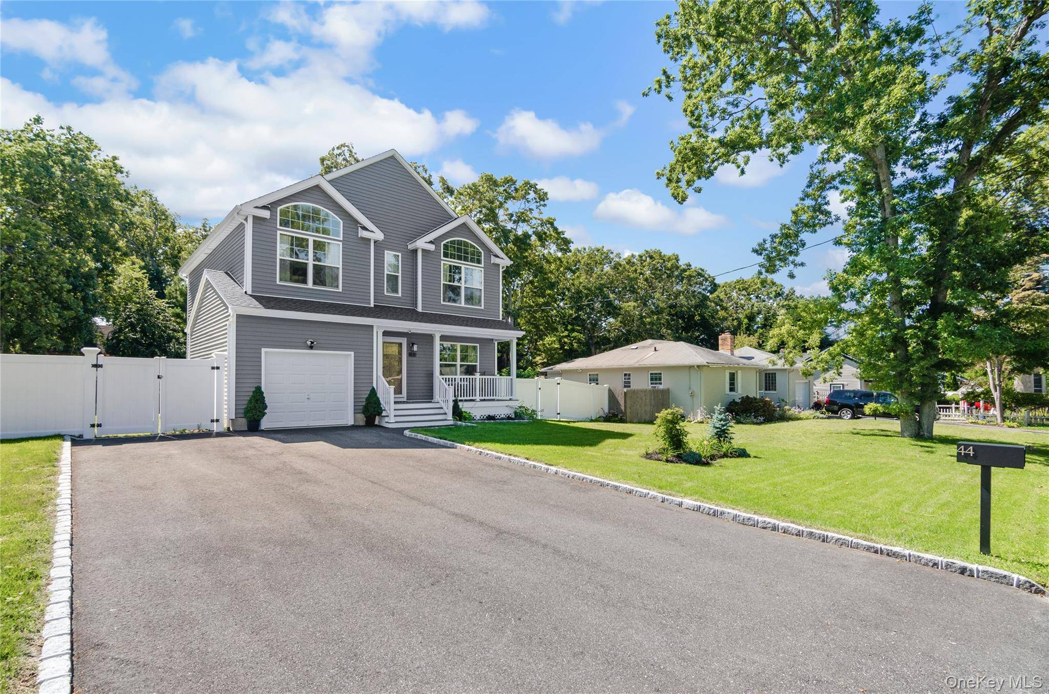 44 James ST, Patchogue, NY 11772