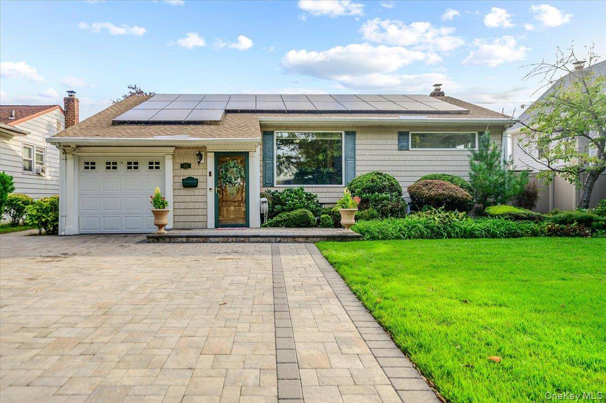 91 Flower RD, Valley Stream, NY 11581