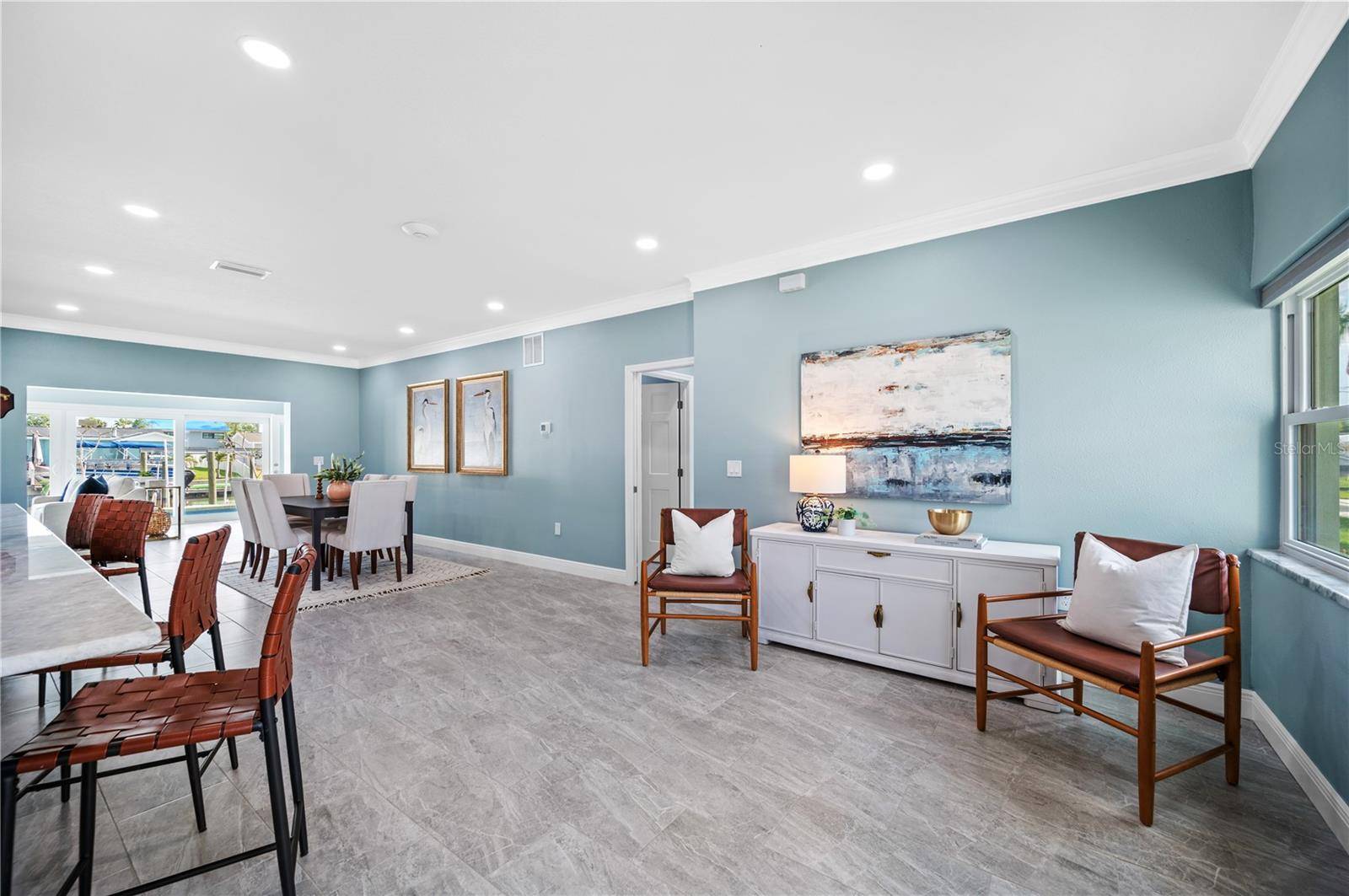 8704 BAY CREST LN, Tampa, FL 33615