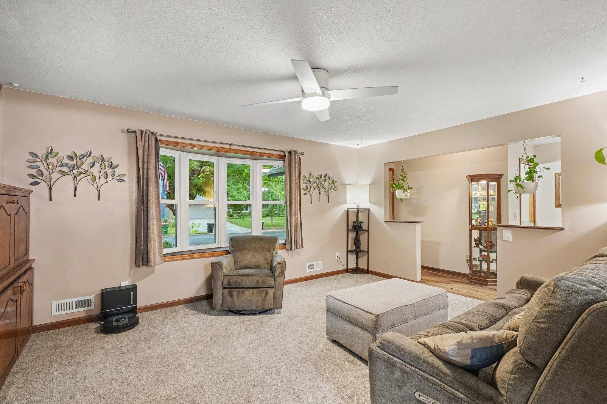 2732 107th LN NW, Coon Rapids, MN 55433