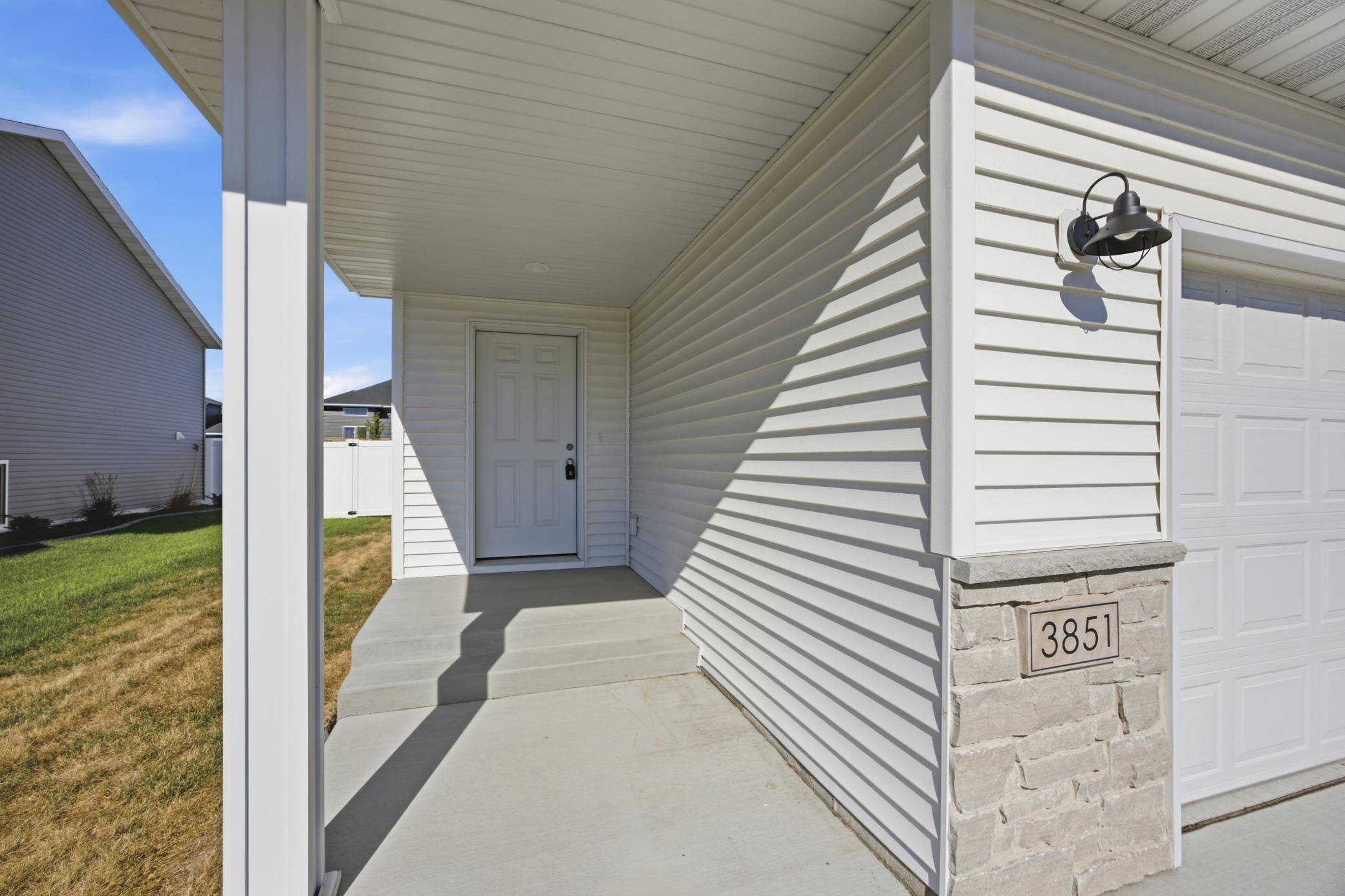 3851 19th ST S, Moorhead, MN 56560