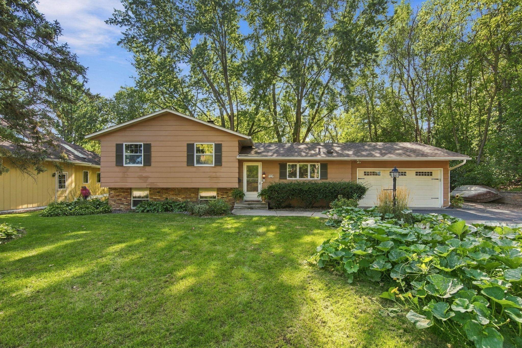 1519 Meadowlark DR, Stillwater, MN 55082