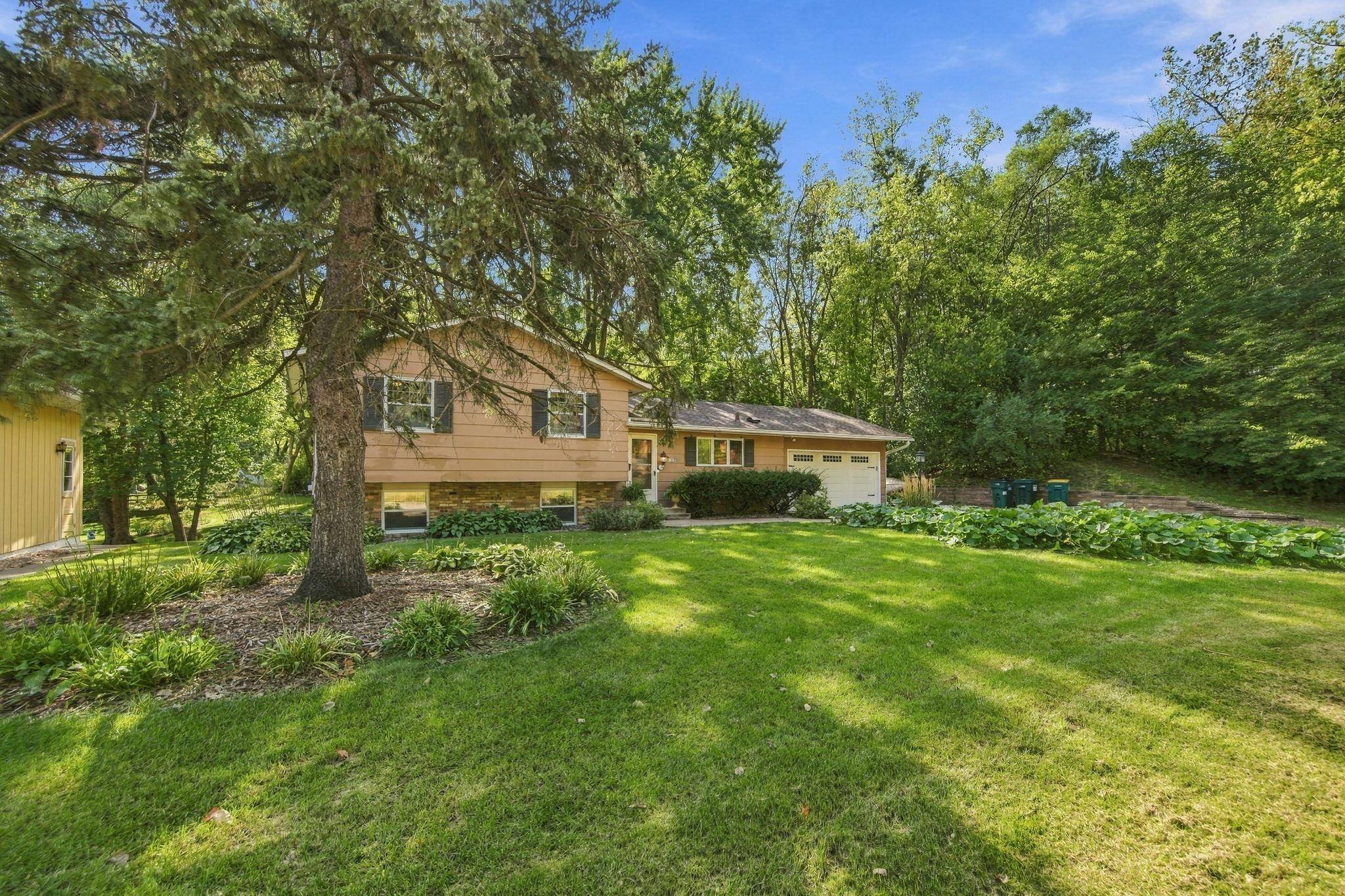 1519 Meadowlark DR, Stillwater, MN 55082