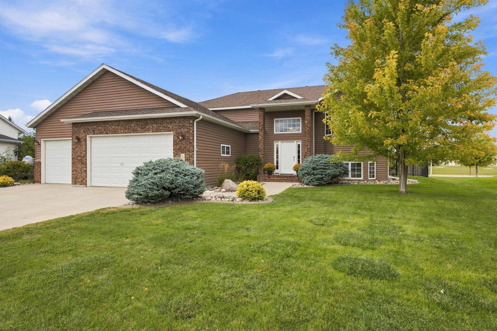 1840 35th Street CIR S, Moorhead, MN 56560