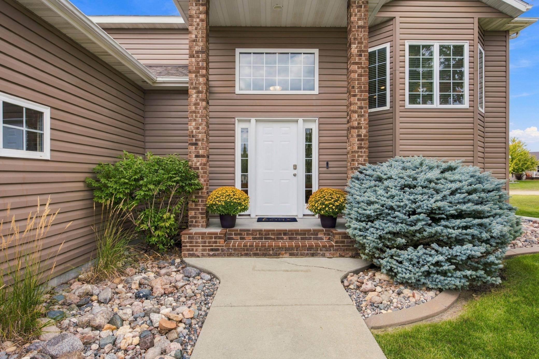 1840 35th Street CIR S, Moorhead, MN 56560