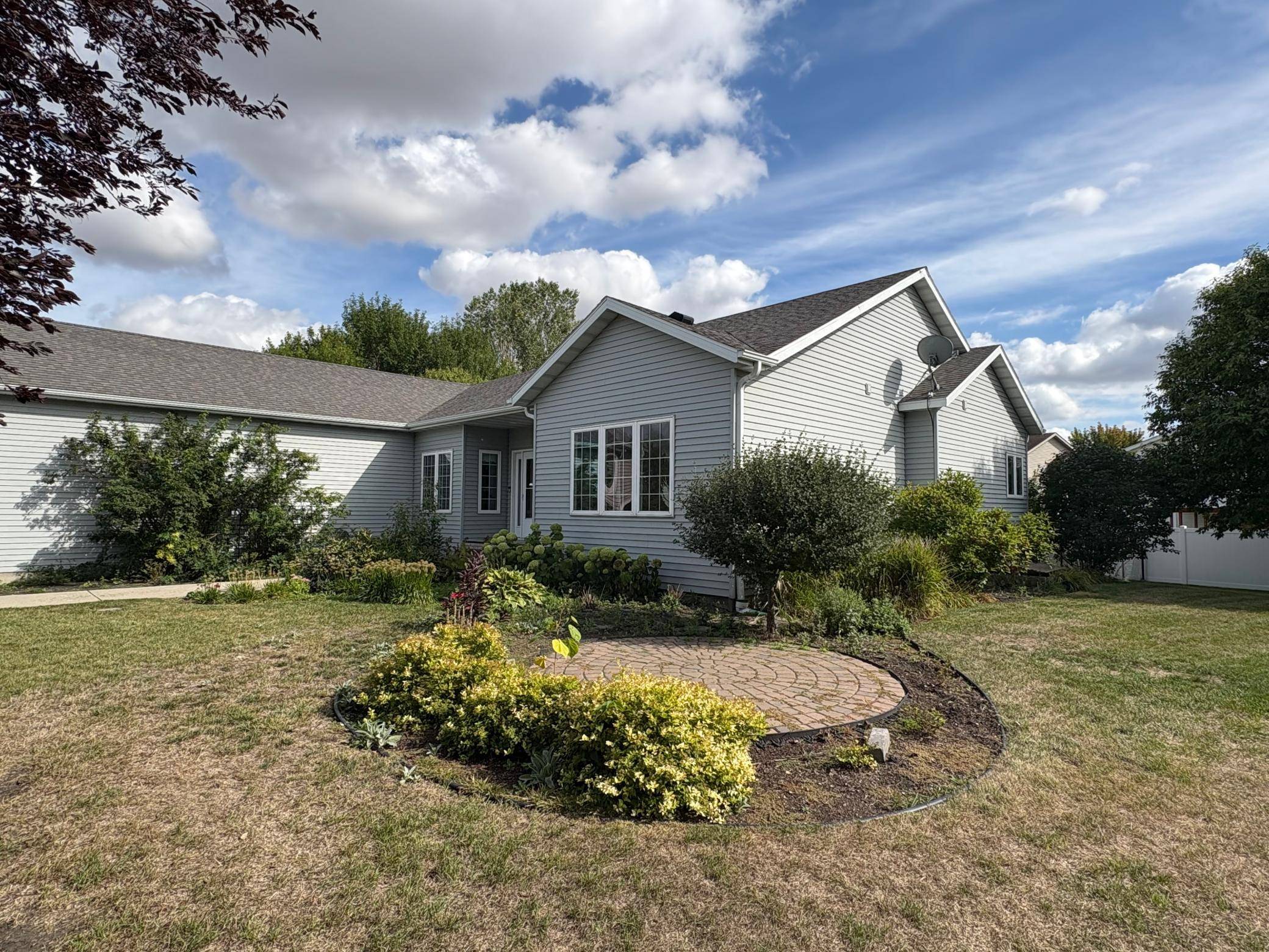 1928 33rd ST S, Moorhead, MN 56560