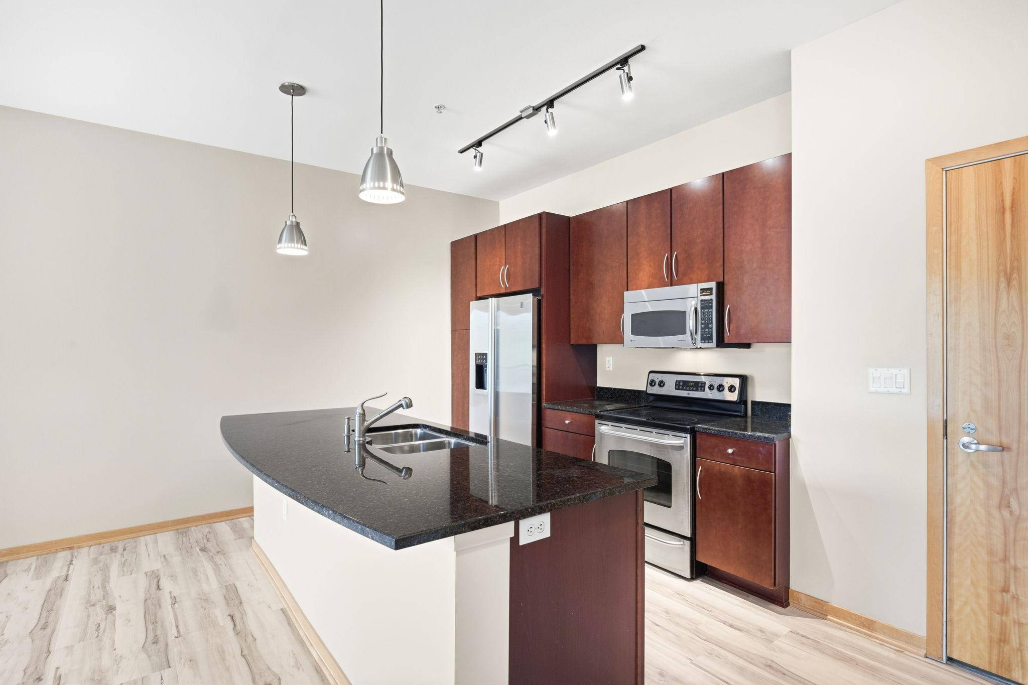 4525 Park Commons DR #216, Saint Louis Park, MN 55416
