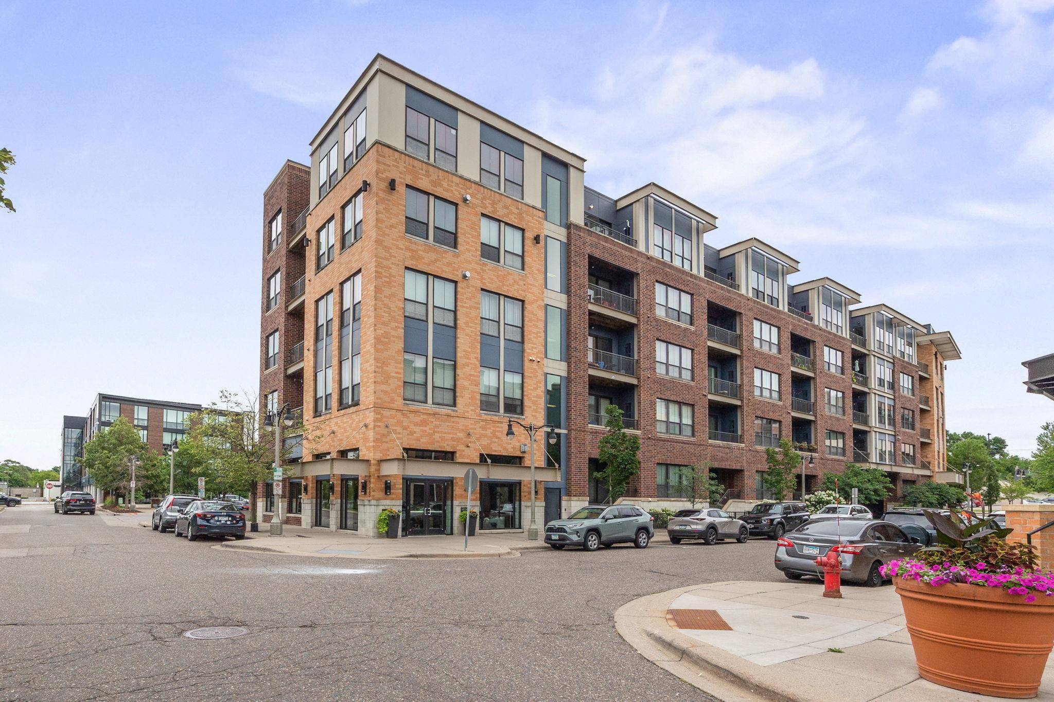 4525 Park Commons DR #216, Saint Louis Park, MN 55416