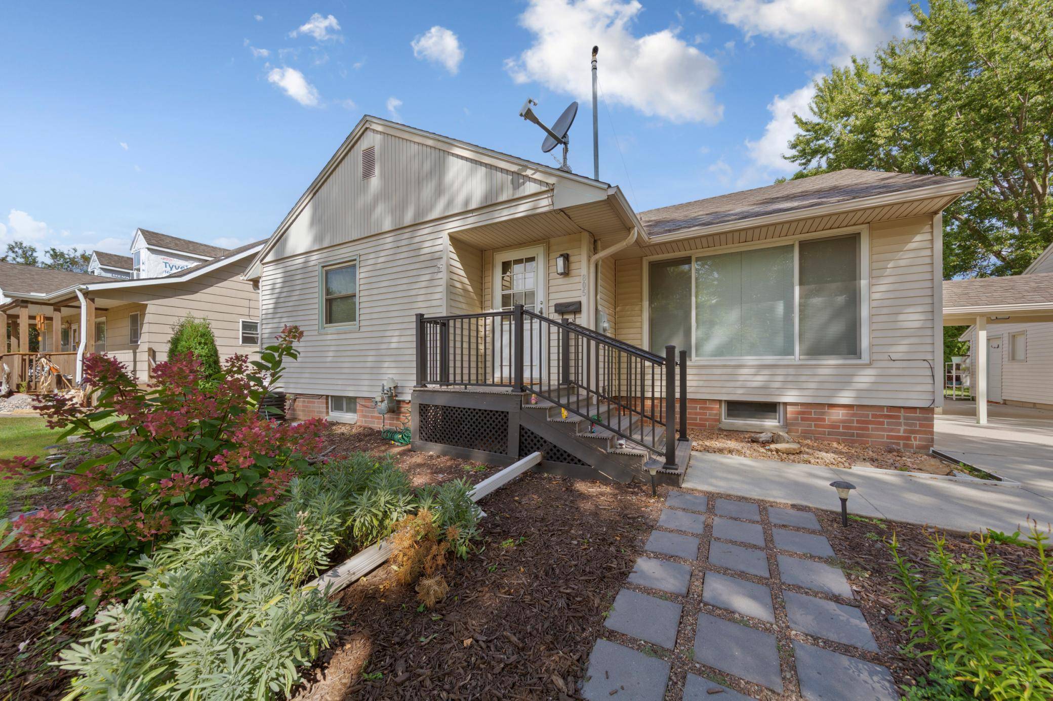 805 9th AVE NE, Waseca, MN 56093