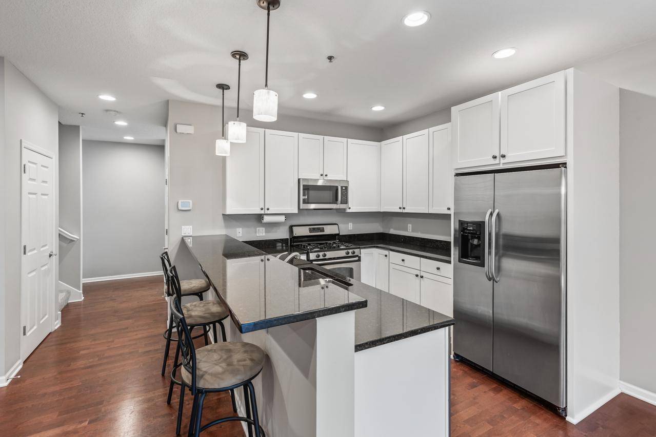 17830 Valley Cove Court, Minnetonka, MN 55391