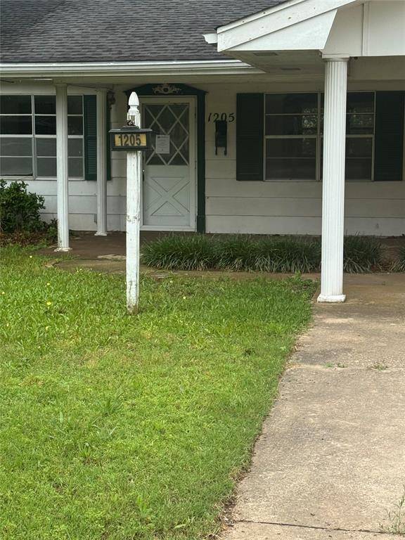 1205 E Indianola ST, Wynnewood, OK 73098