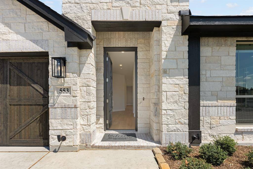 553 Red Maple Road, Waxahachie, TX 75165