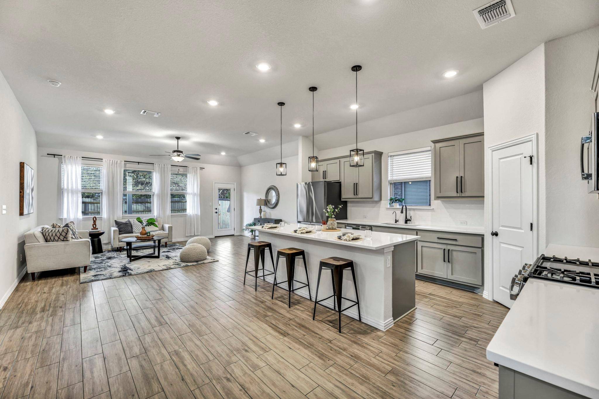 132 Goshen DR, Dripping Springs, TX 78620