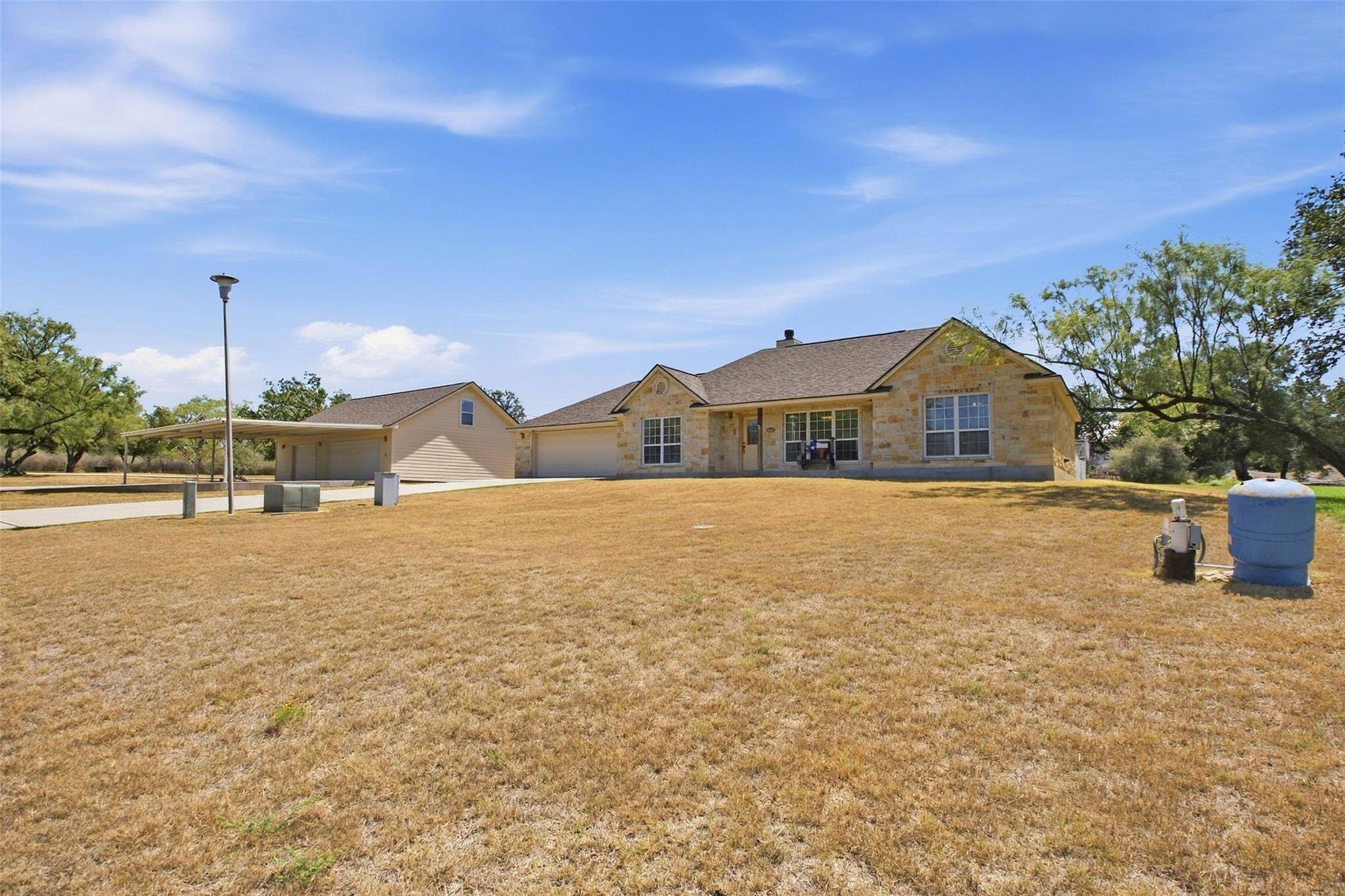 305 Pecan DR, Kingsland, TX 78639