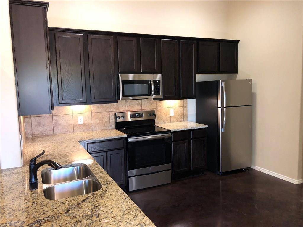 398 Jack Rabbit LN #B, Buda, TX 78610