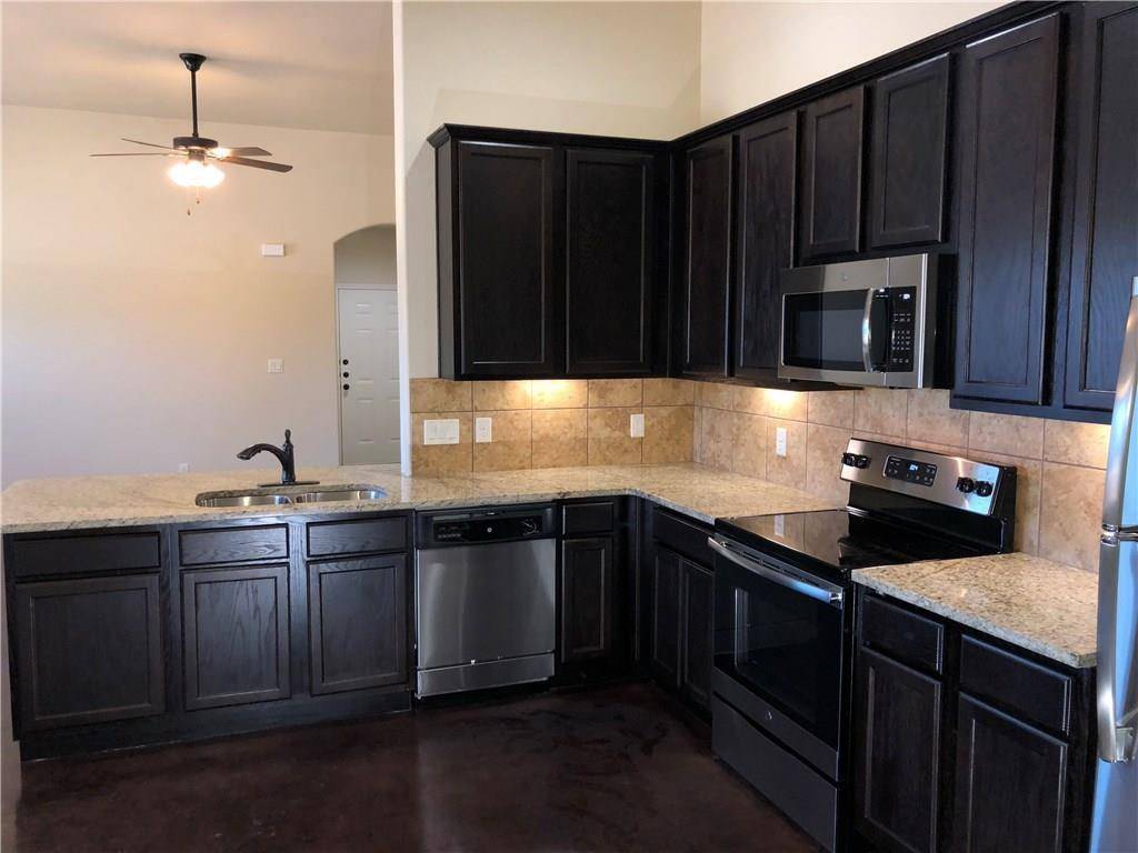 398 Jack Rabbit LN #B, Buda, TX 78610