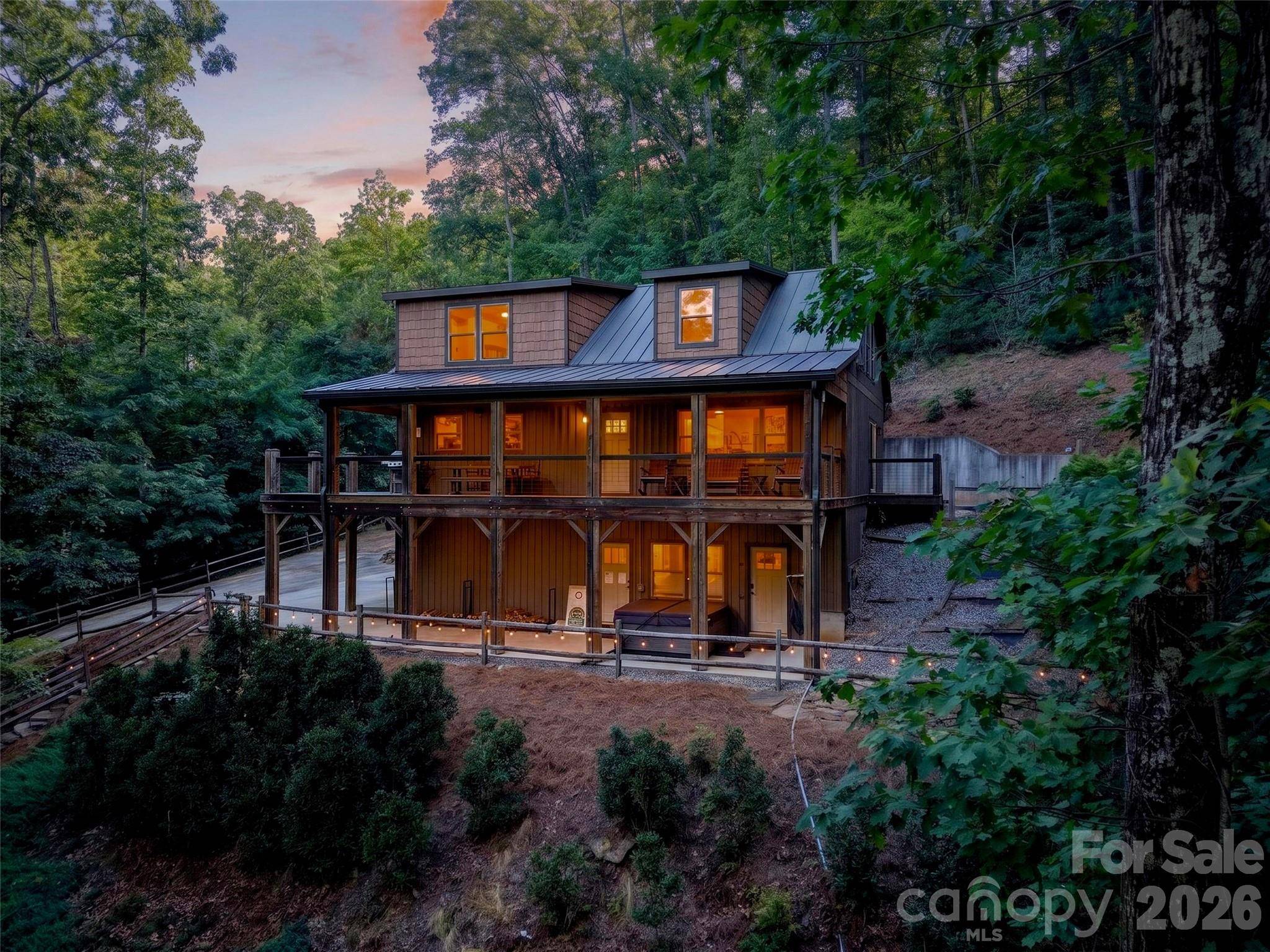 3050 Green River Cove RD, Saluda, NC 28773