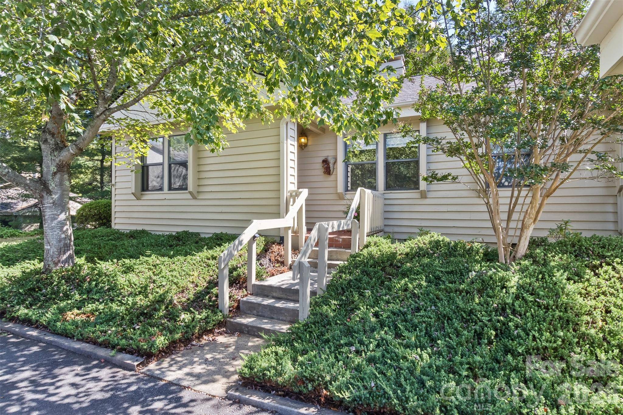 3001 Saint Augustine PL #AA1, Asheville, NC 28805
