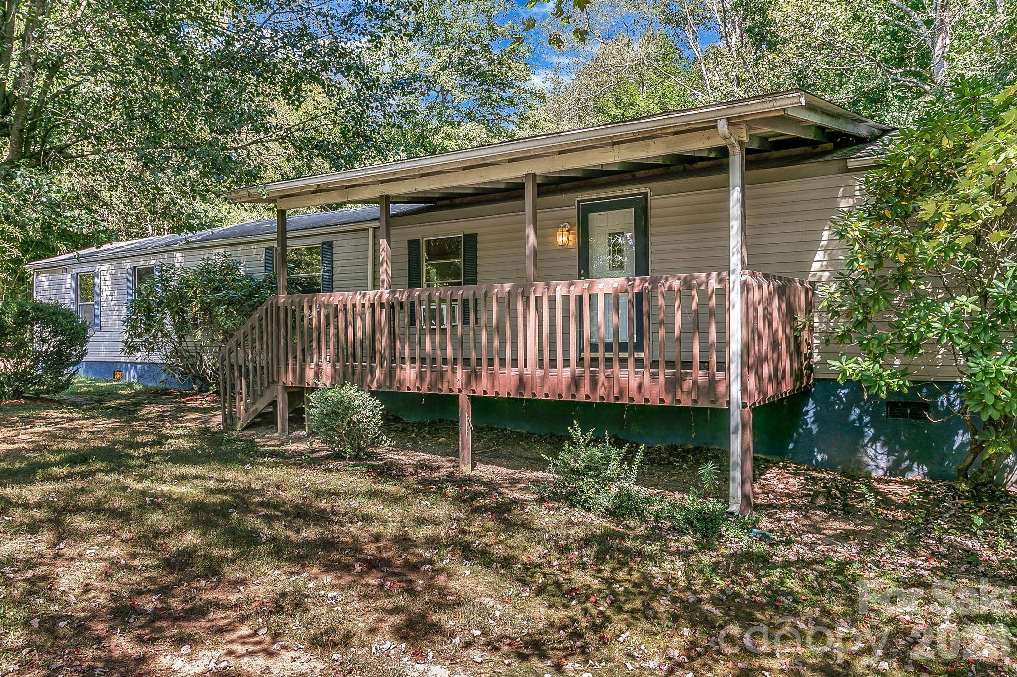 17 Blackberry LN, Candler, NC 28715
