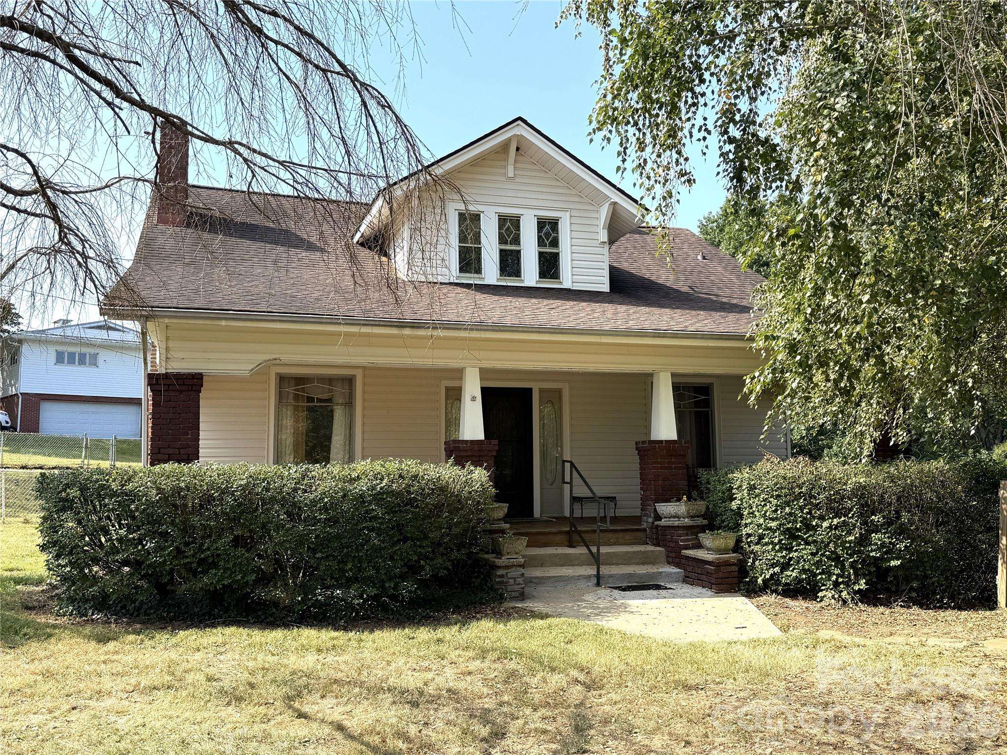 16 Elk Mountain RD, Asheville, NC 28804