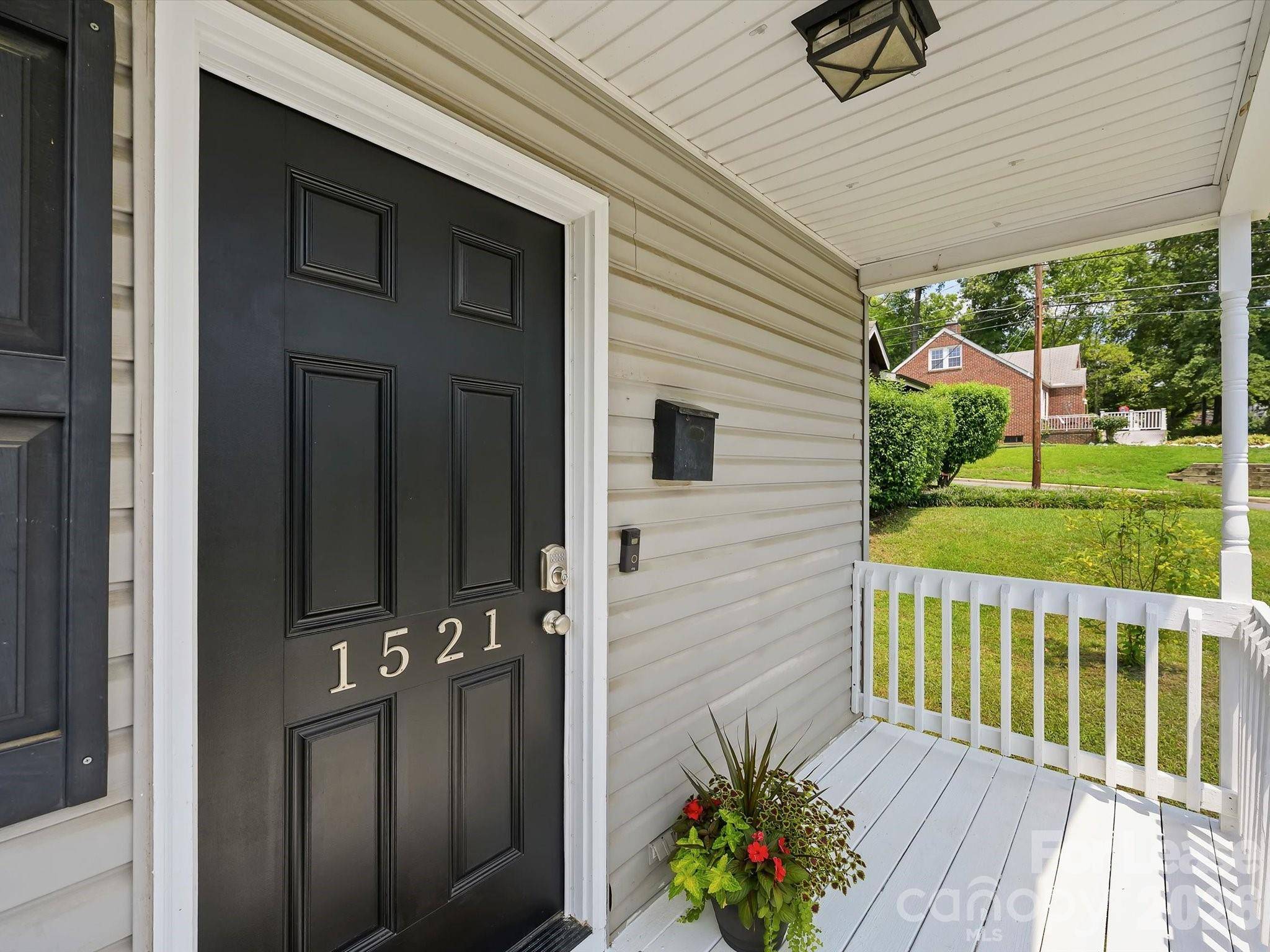 1521 Sumter AVE, Charlotte, NC 28208