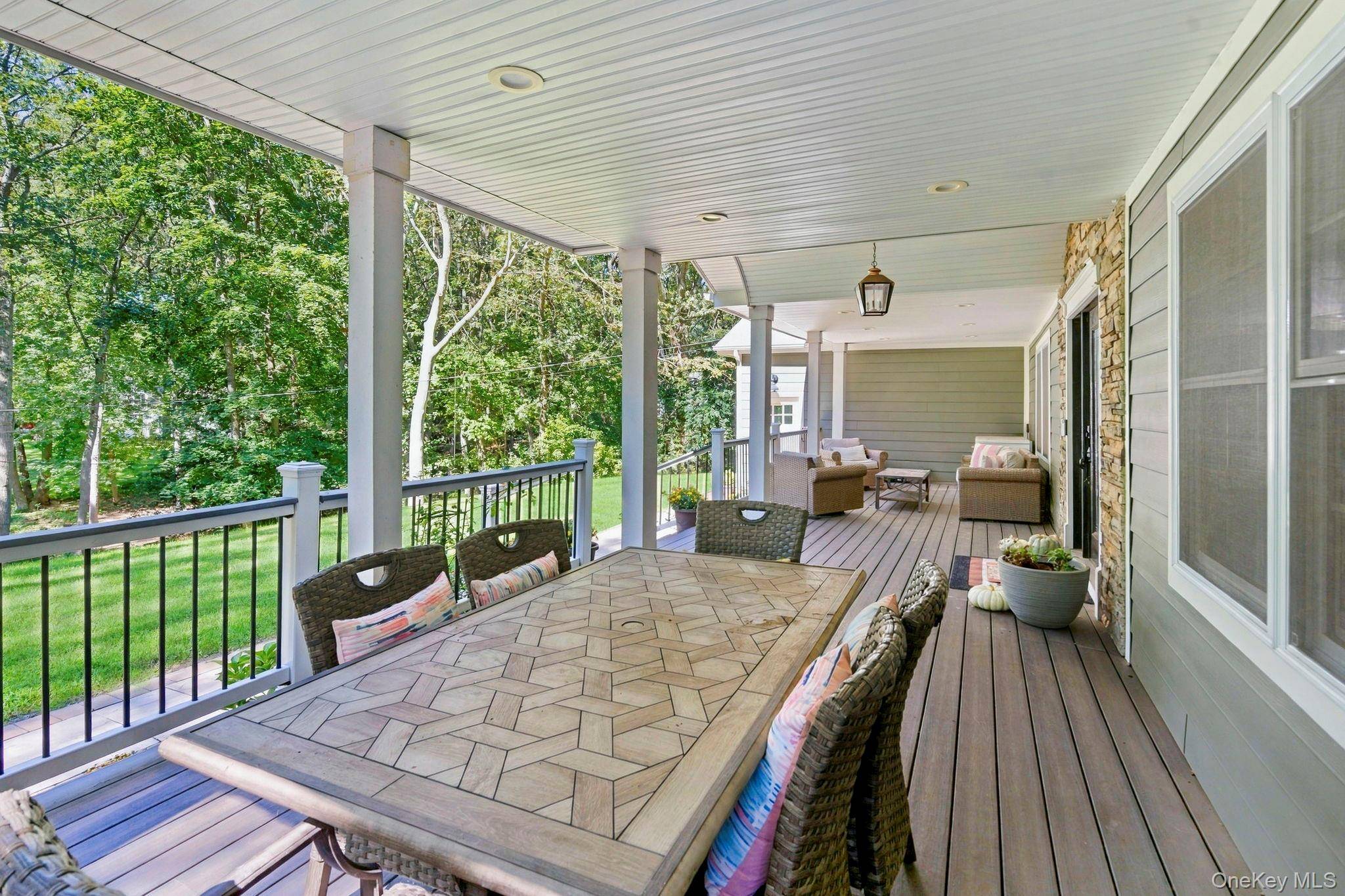 5 Cricket Hollow RD, Setauket, NY 11733