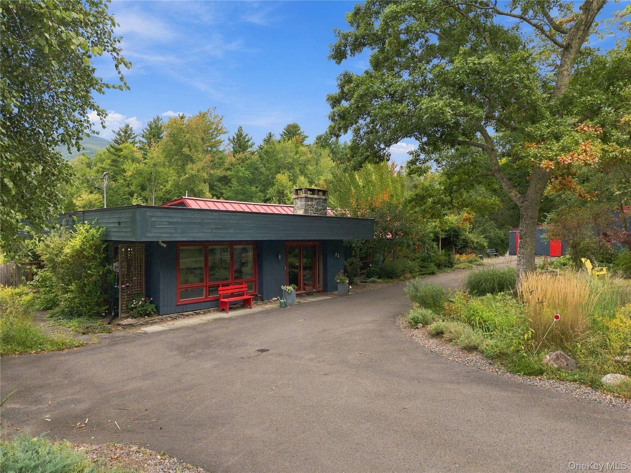 7 Wilber LN, Woodstock, NY 12498