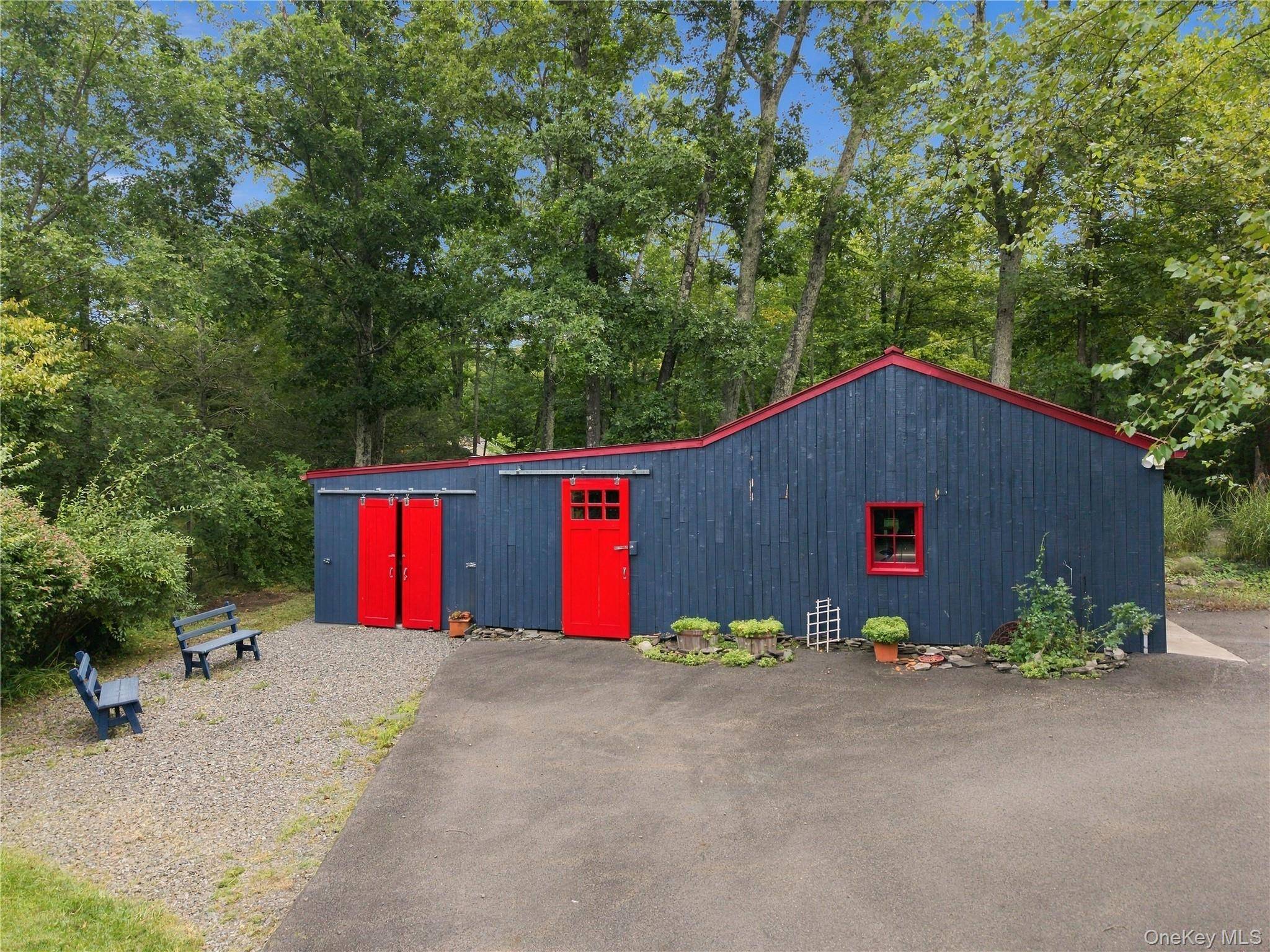7 Wilber LN, Woodstock, NY 12498