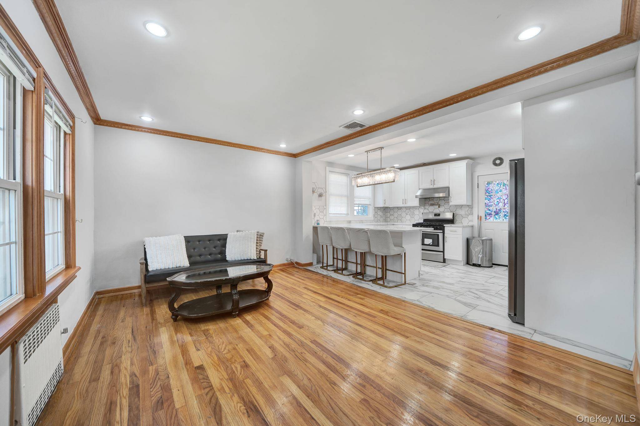 64 Dewitt ST, Valley Stream, NY 11580