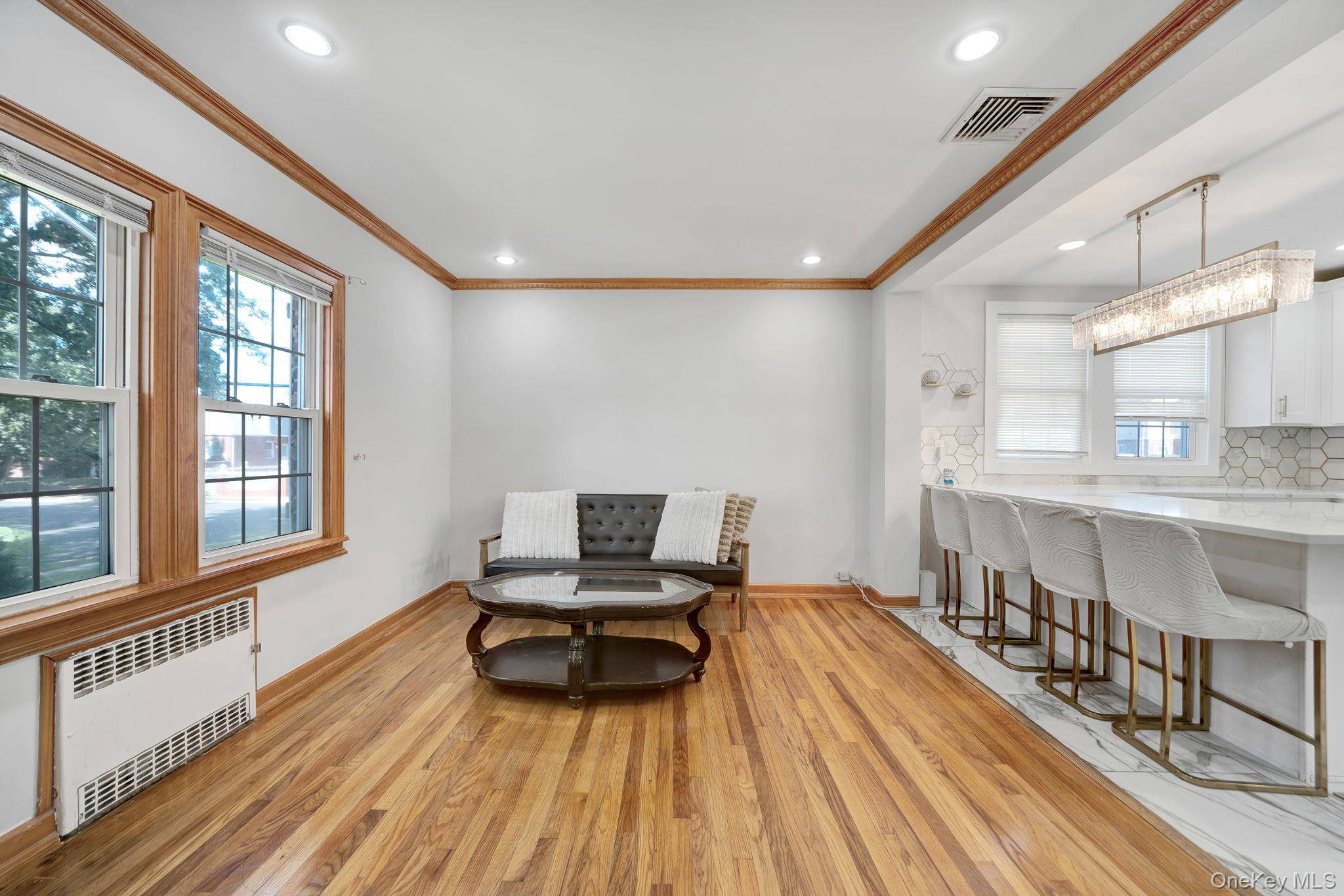 64 Dewitt ST, Valley Stream, NY 11580