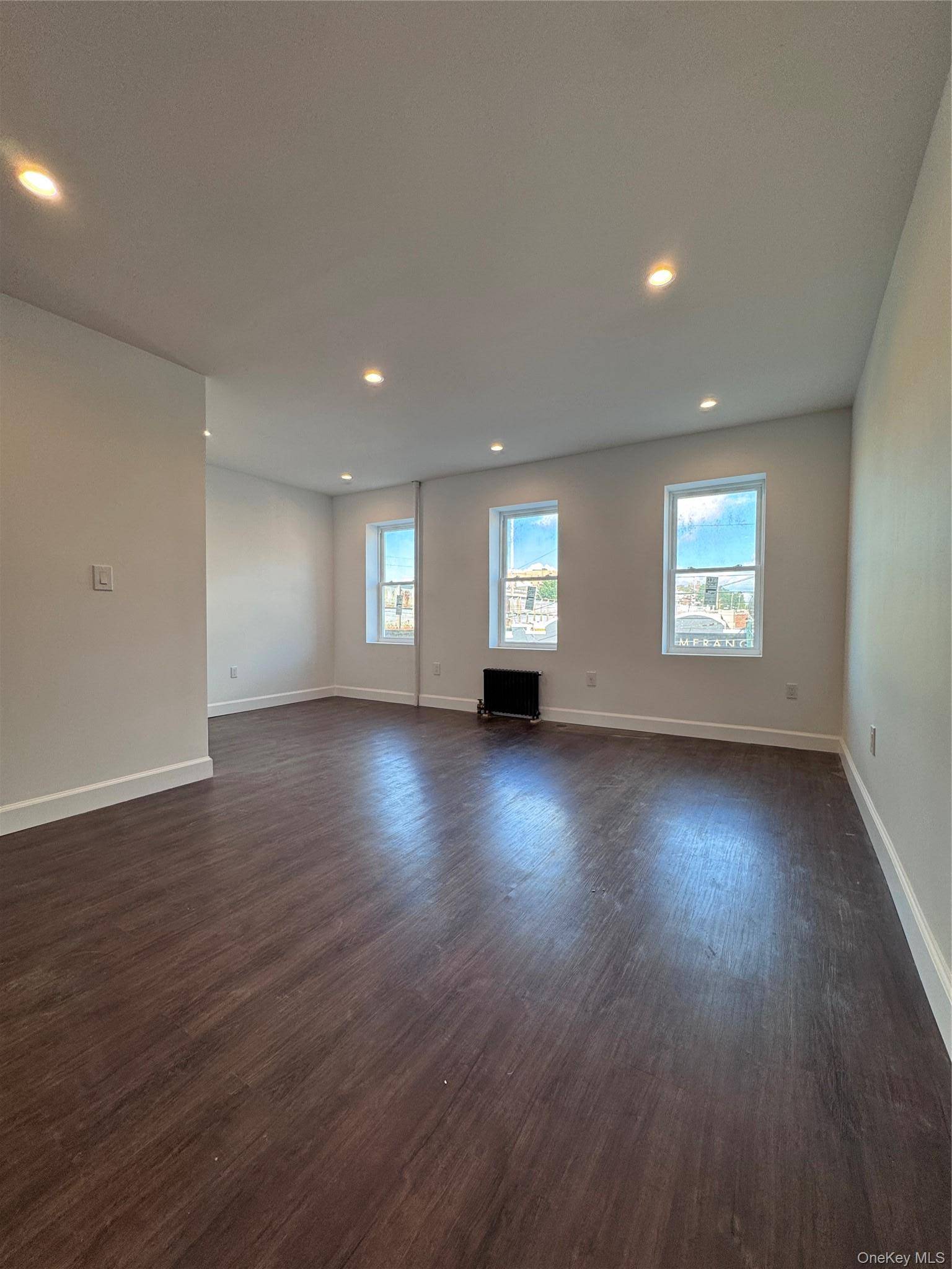 4034 162nd ST, Flushing, NY 11358