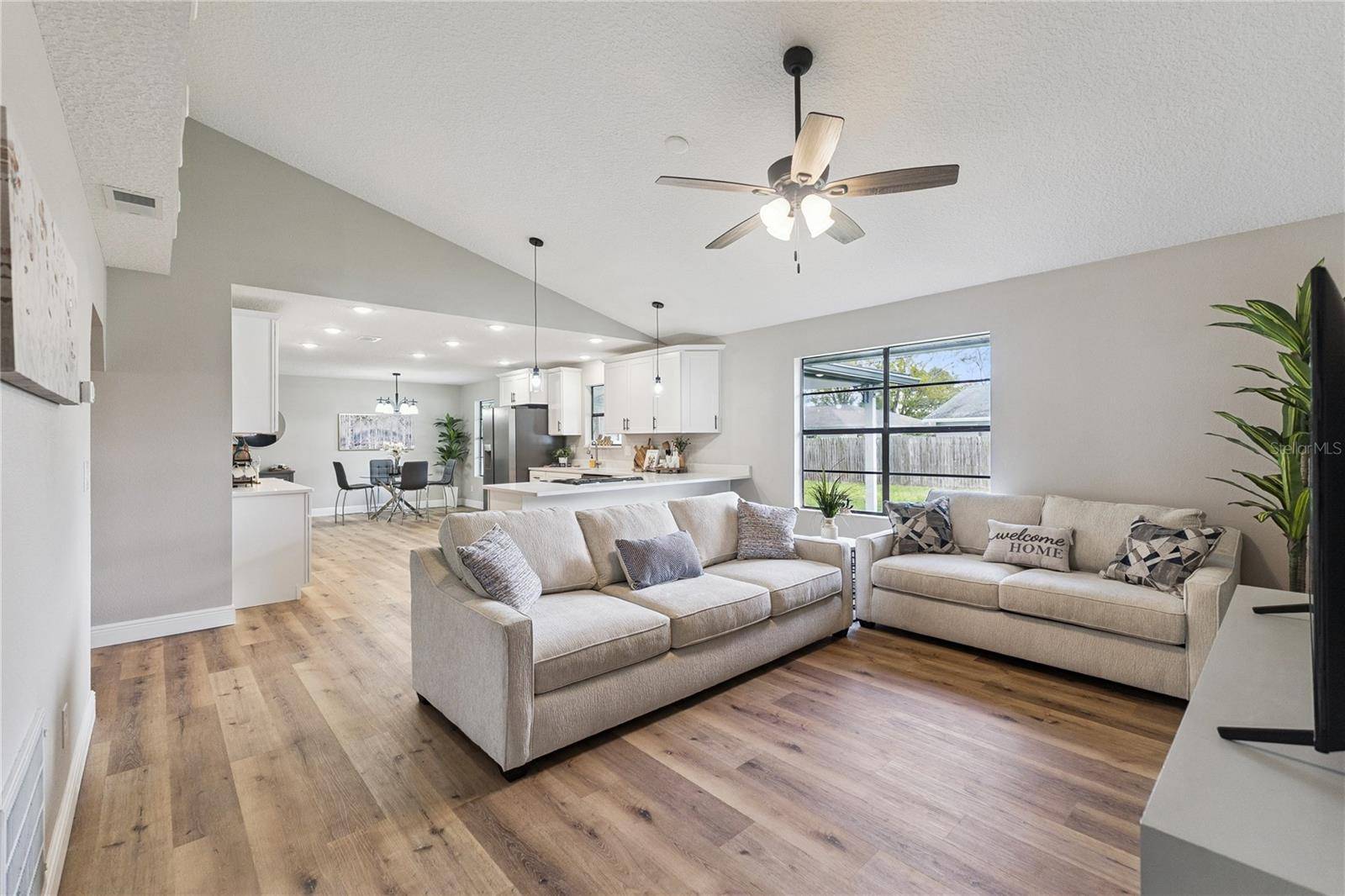 3211 TRAVELERS PALM DR, Edgewater, FL 32141