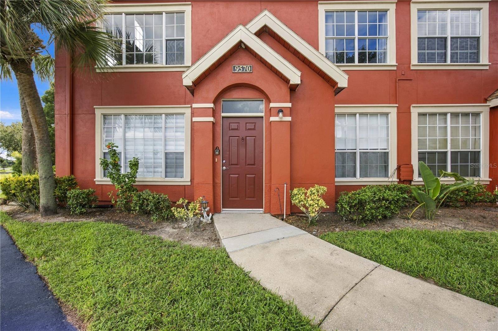 9570 LAKE CHASE ISLAND WAY #9570, Tampa, FL 33626
