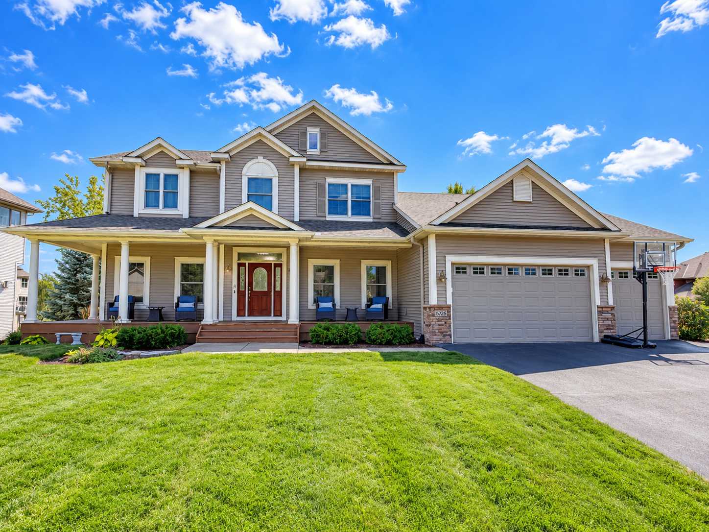 5725 103rd AVE N, Brooklyn Park, MN 55443