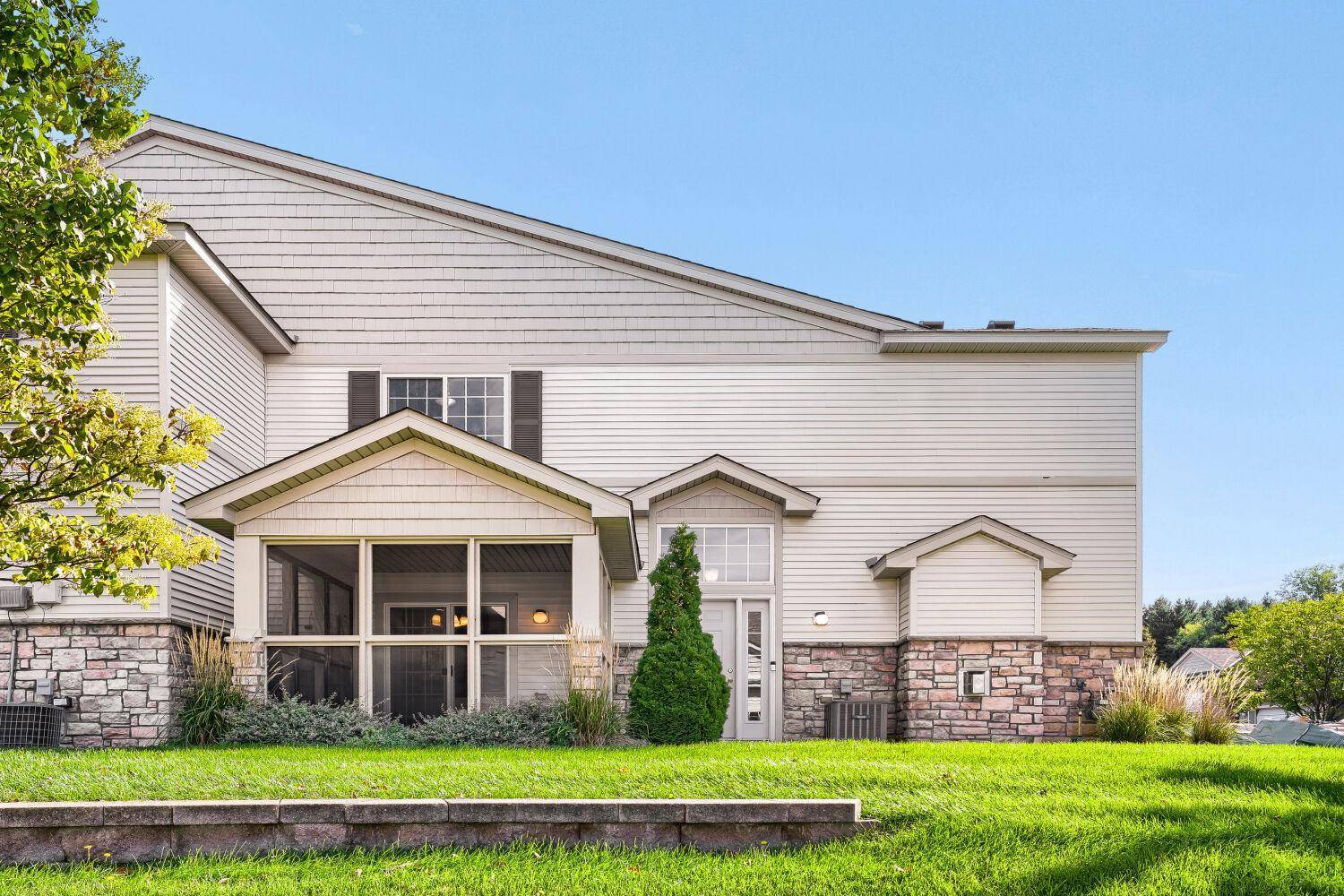 6778 Pine Crest TRL S, Cottage Grove, MN 55016