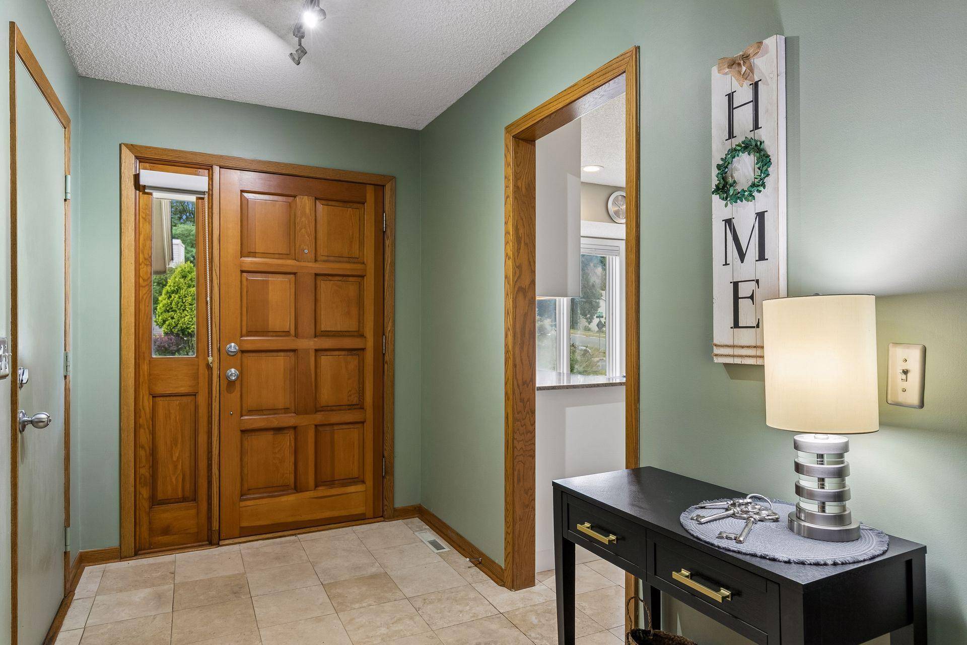 15549 Michele LN, Eden Prairie, MN 55346