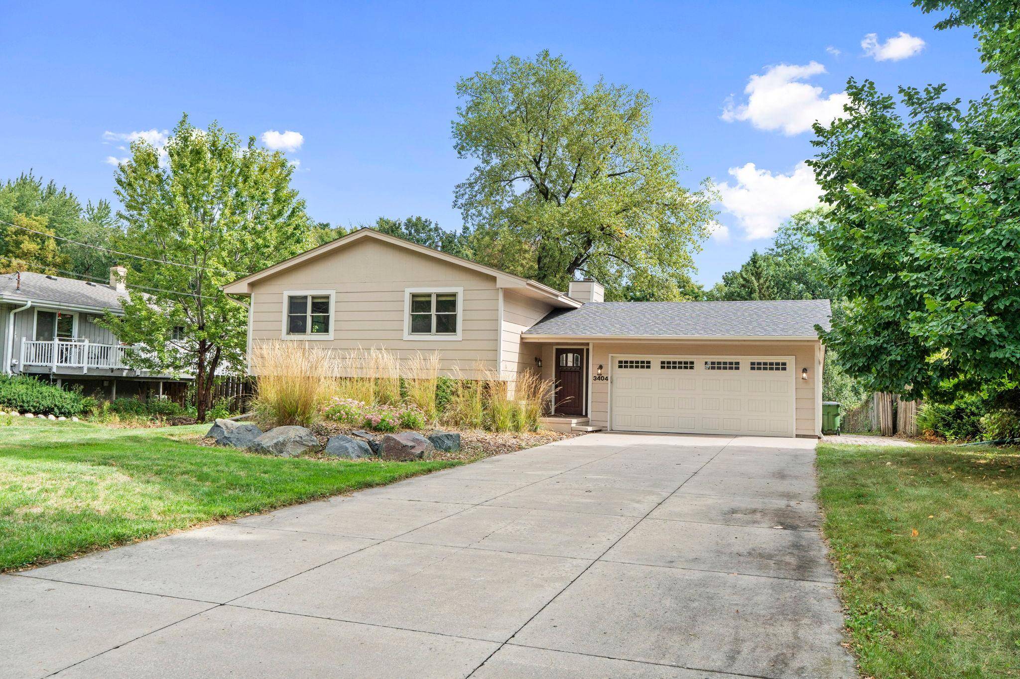 3404 Owasso ST, Shoreview, MN 55126