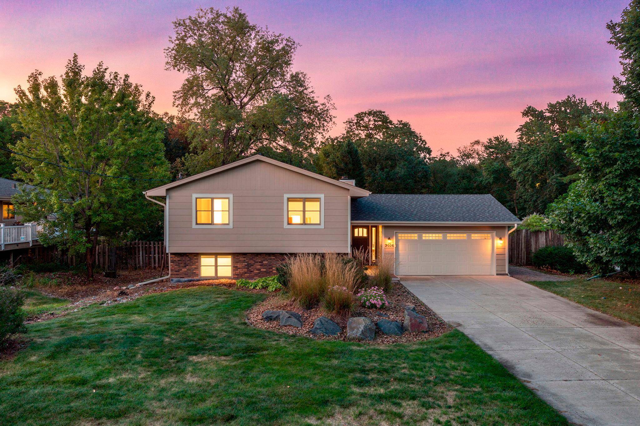 3404 Owasso ST, Shoreview, MN 55126