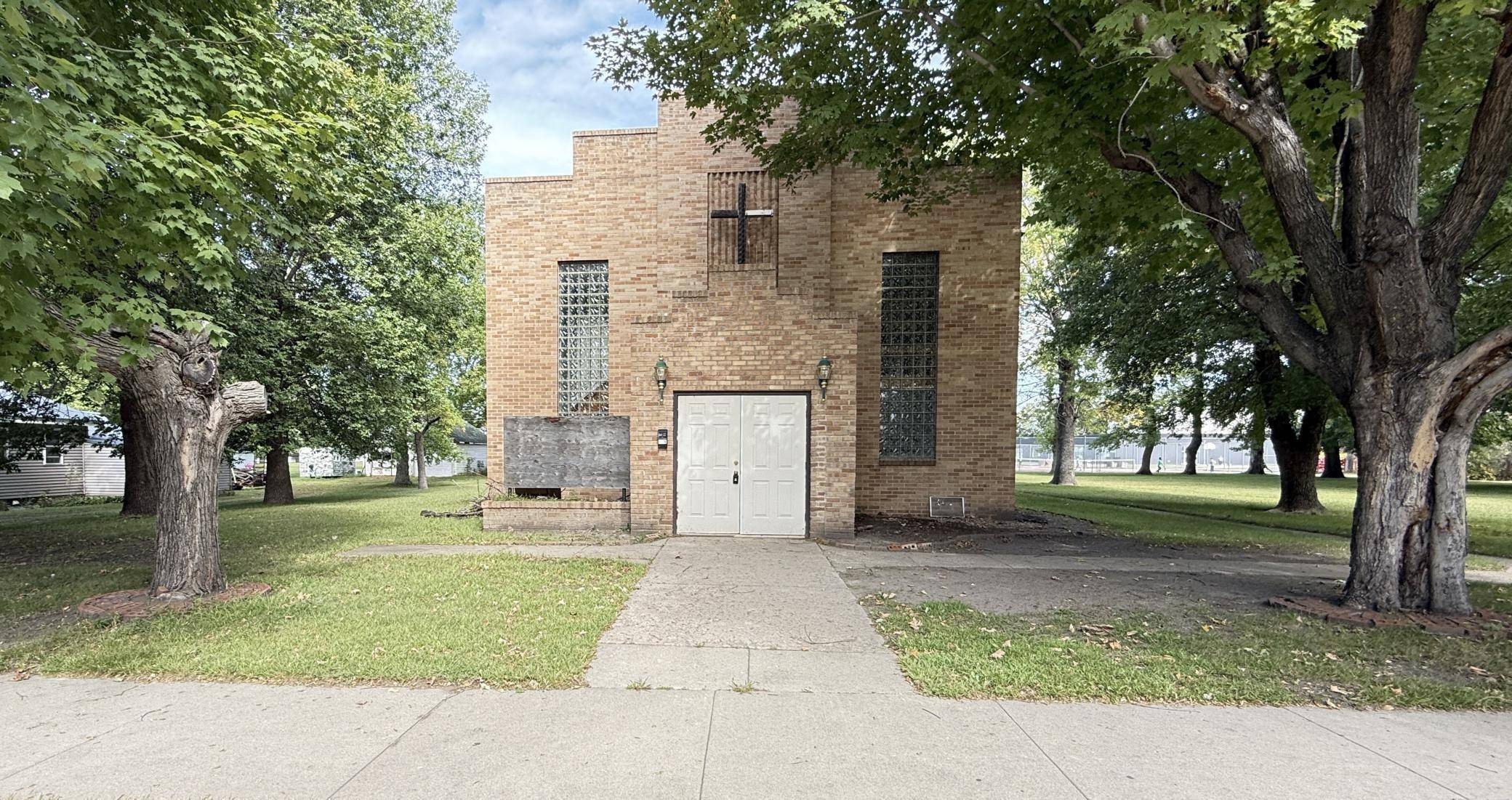 139 E Reuss AVE, Appleton, MN 56208