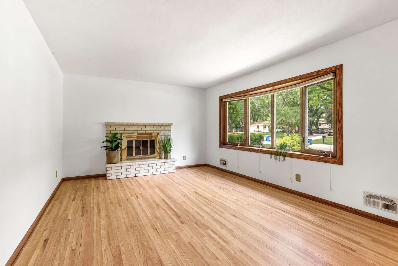 1760 Garland LN N, Plymouth, MN 55447