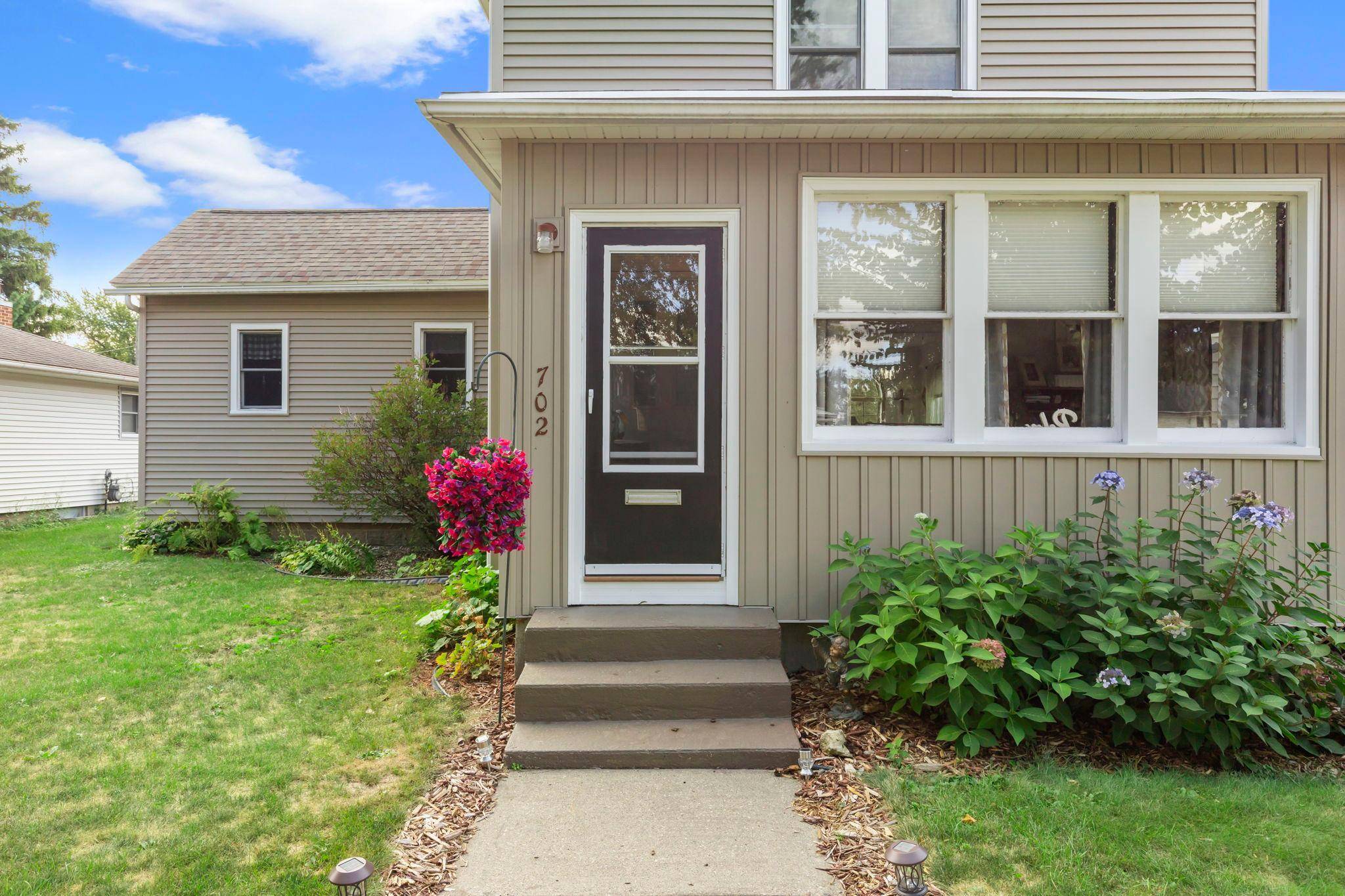 702 S 6th ST, Lake City, MN 55041