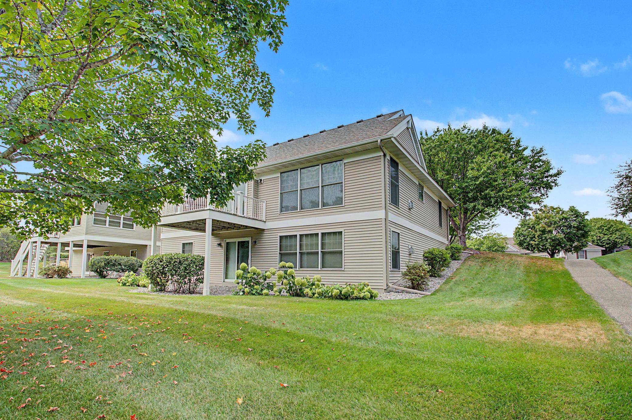 9753 Wedgewood CIR, Woodbury, MN 55125