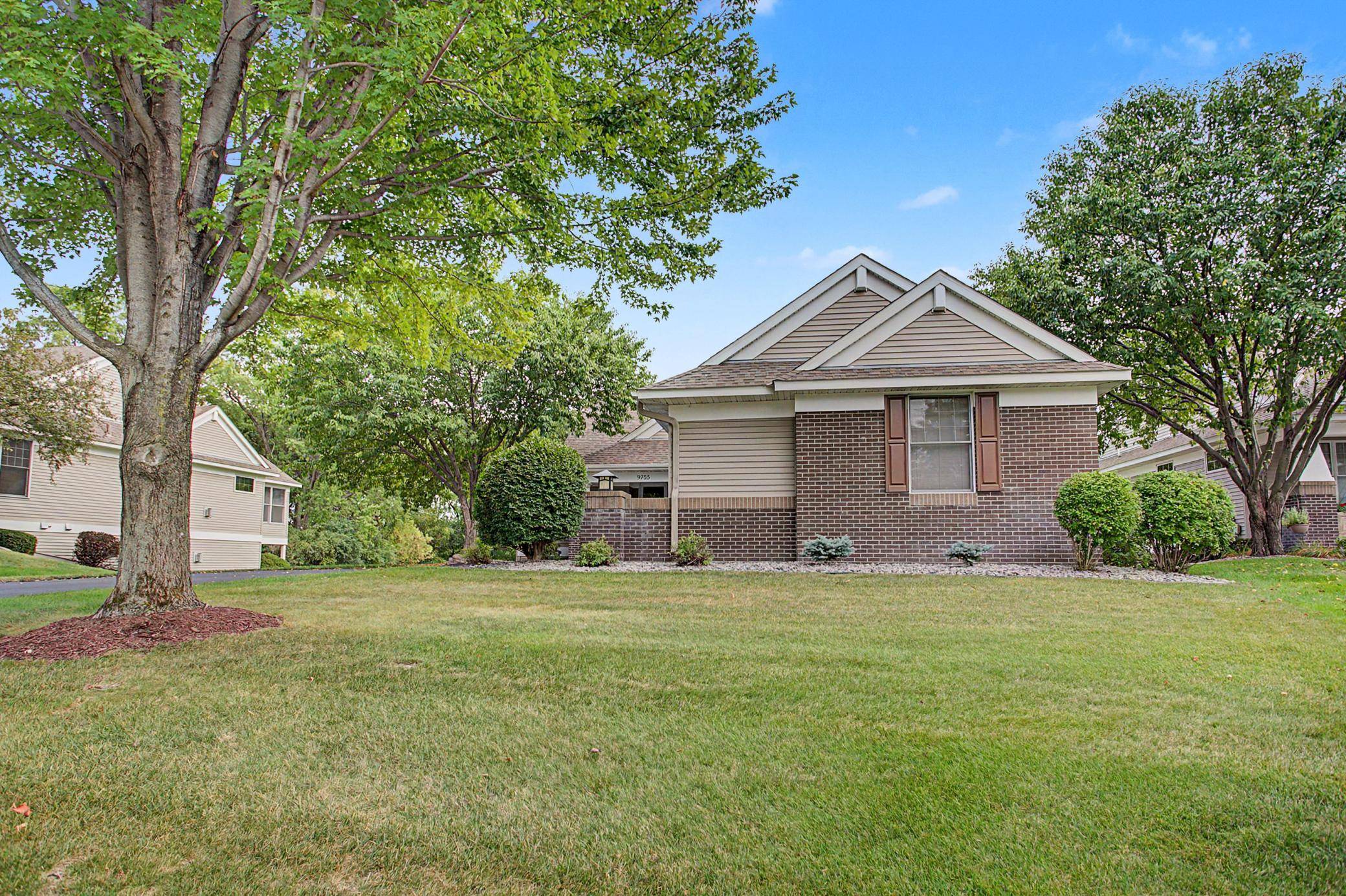 9753 Wedgewood CIR, Woodbury, MN 55125